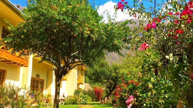 Apu Lodge โอยานไตตามโบ ภายนอก รูปภาพ